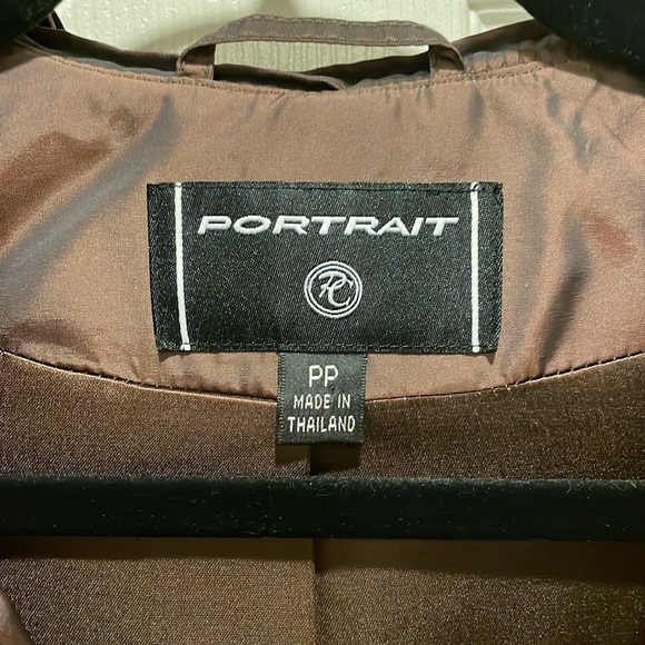 Portrait hooded trench coat - Picture 4 of 9